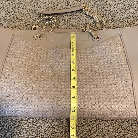 STUNNING Tory Burch Gray Leather Shoulder Bag in EUC